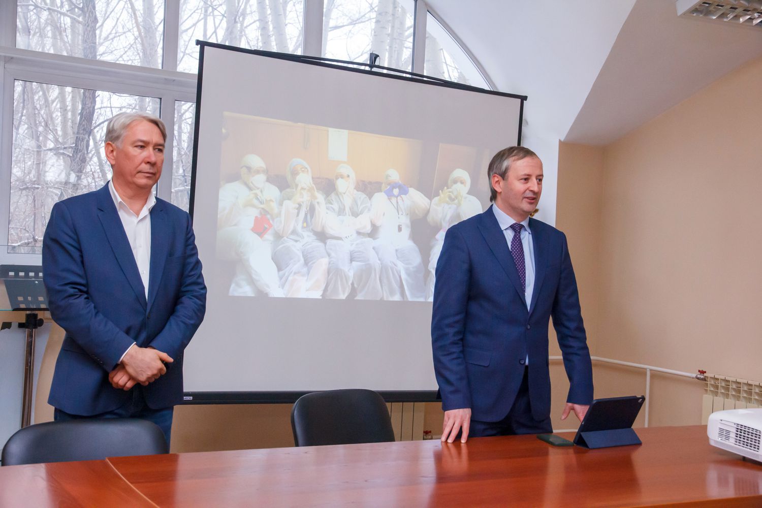 20221108_msch-2_2820_l_3888