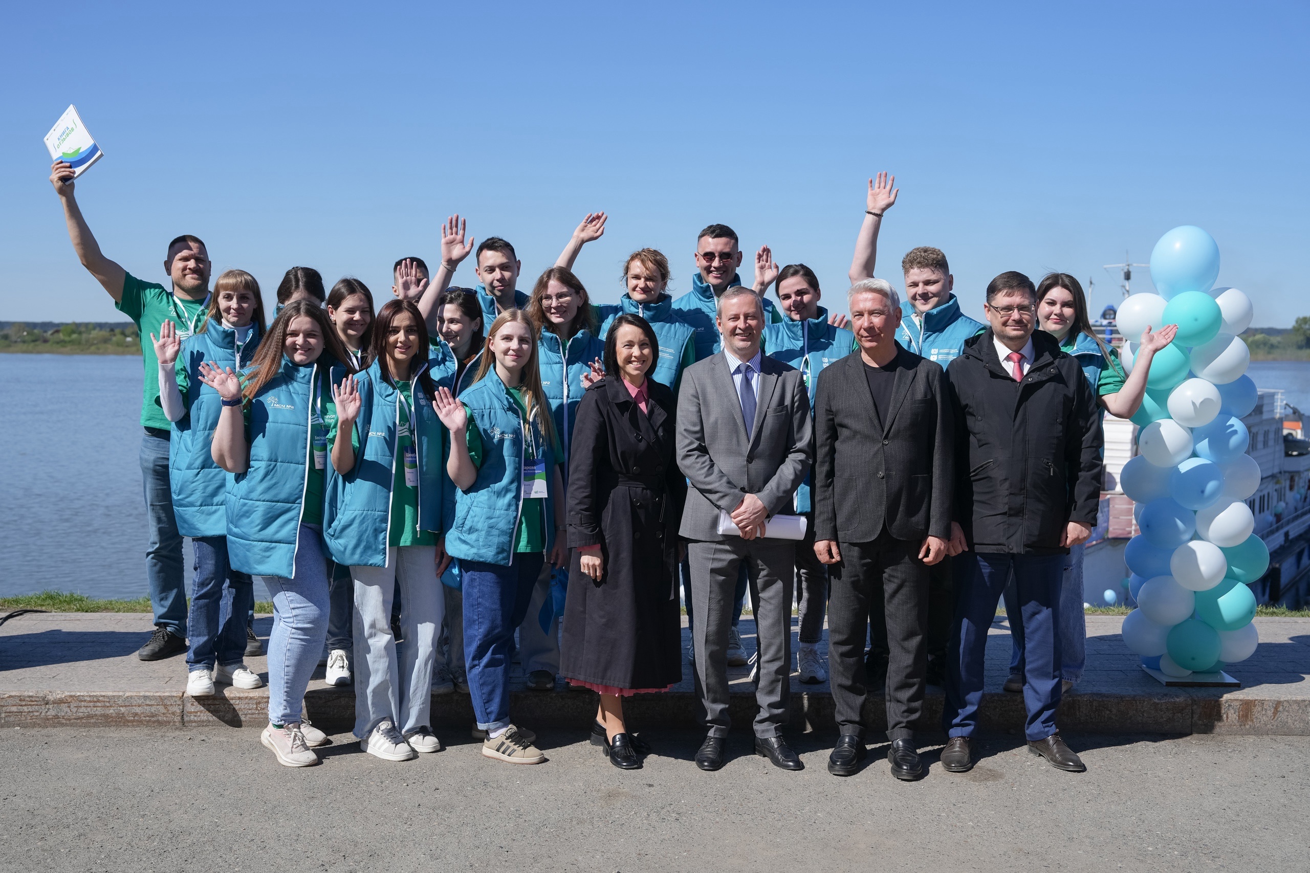 h7694vvtc40da7i17-ckhjdbrkubwfd7eol7eu218rzasnmnrdntuk_jzonylxc_p12401